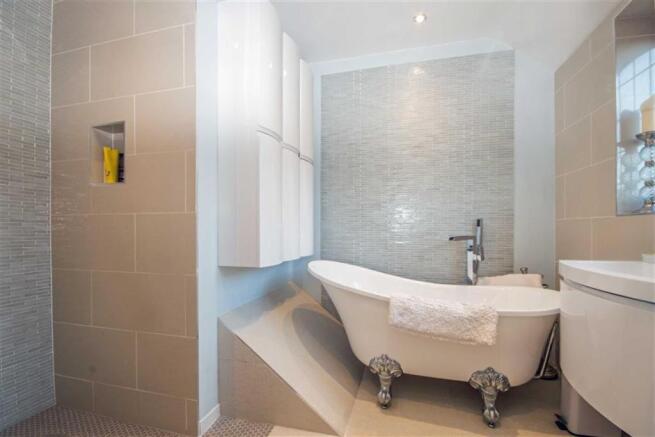 LUXURY BATHROOM