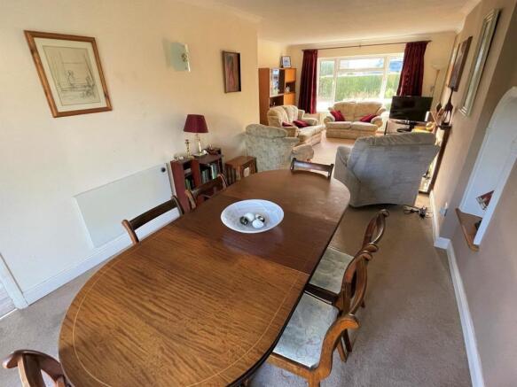Lounge/Dining Room