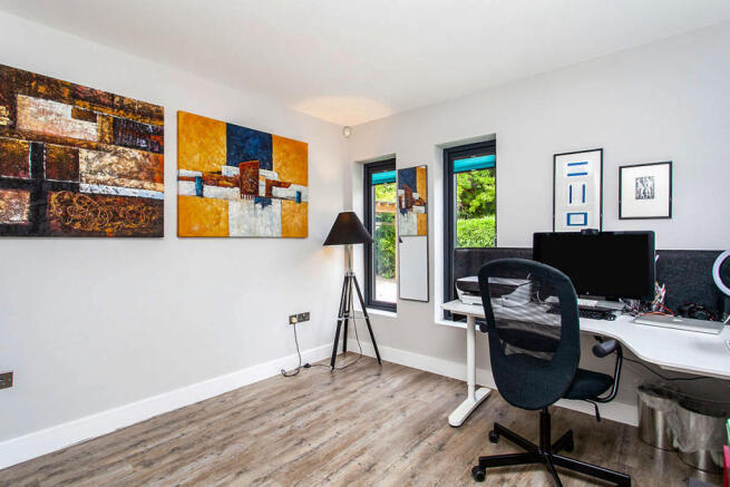Office/Bedroom 4