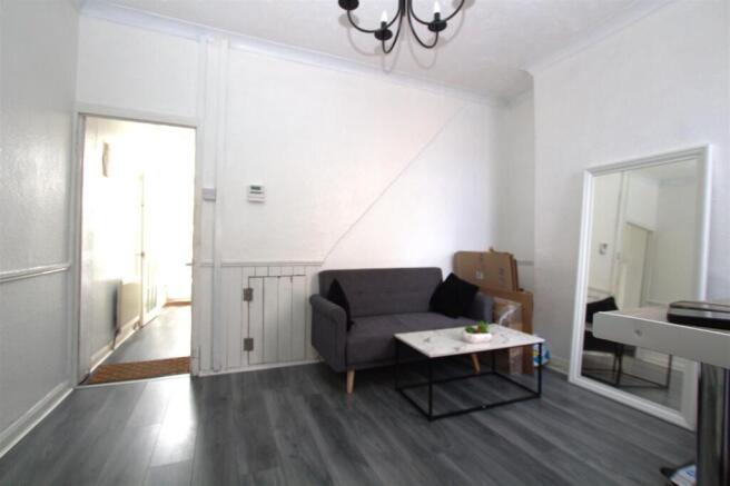 lounge rear to front.jpg