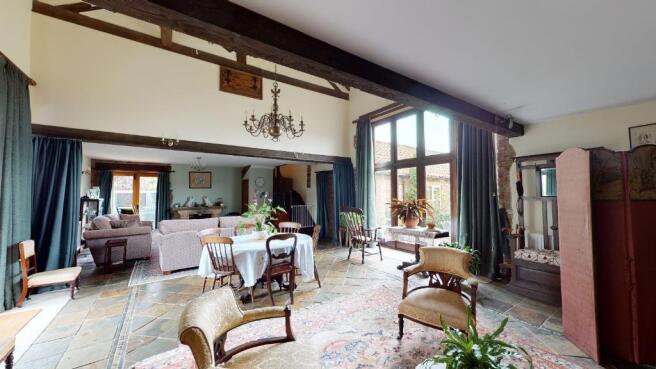 ENTRANCE / LOUNGE