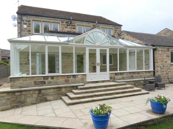 PATIO SEATING AREA