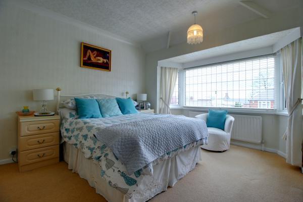 Bedroom 1 (Double)