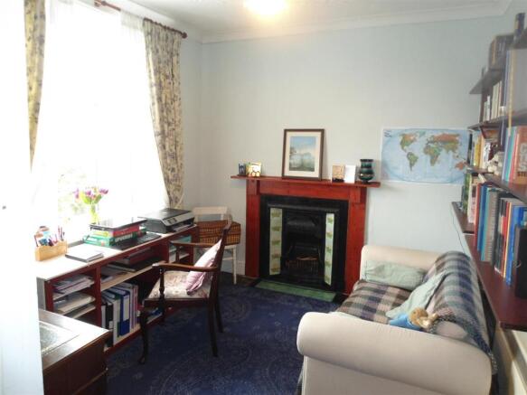 SITTING ROOM