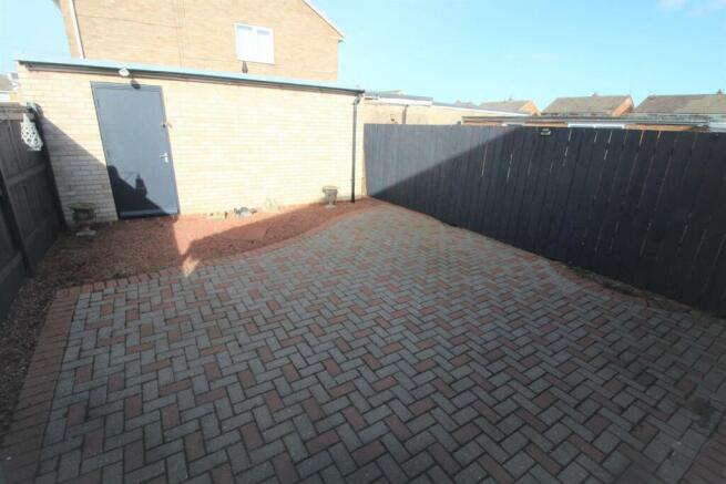 12 Brafferton Dr-Rear1.JPG