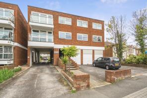 Flat 6, 23 Newburn Court, Granville Road, North Finchley, London N12 0HQ