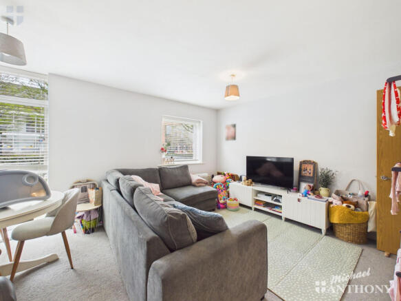 CAM03852G0-PR0608-STILL007