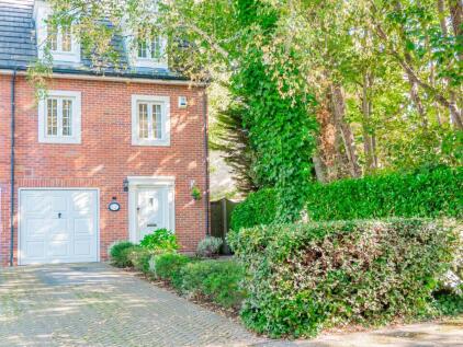 Rectory Garth, Rayleigh, SS6