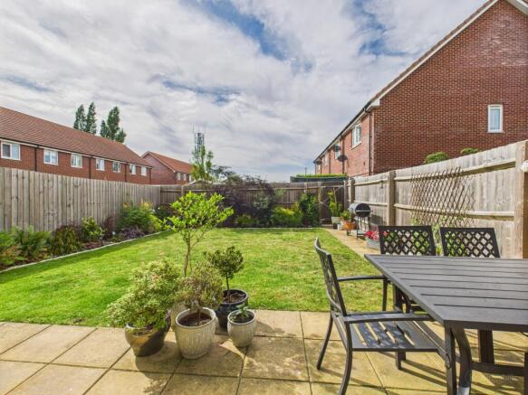 CAM02119G0-PR0420-STILL009