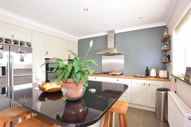 Kitchen/Lounge/Dining Area