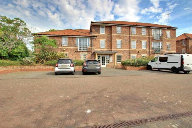 2 bed Flat for sale in beverley