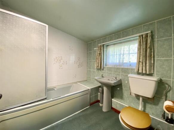 BATHROOM: