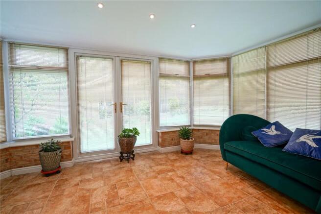 4 bed Detached for sale Image 9
