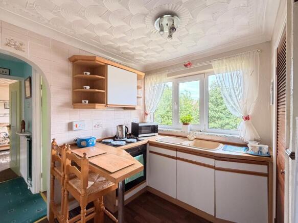 2 bed Apartment for sale Image 4