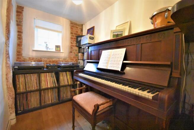 Photo 11