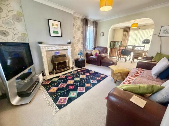 4 bed Detached for sale Image 4