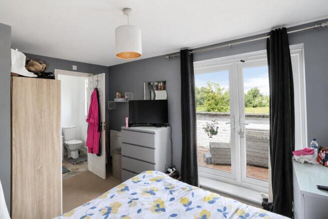 3 bed Semi-Detached for sale Image 7