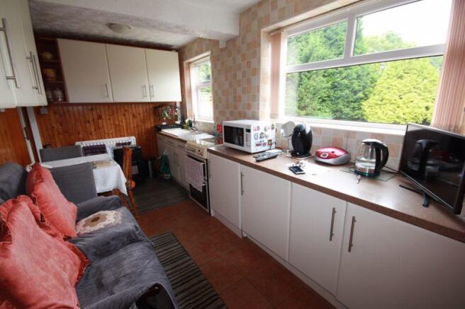 FITTED KITCHEN...