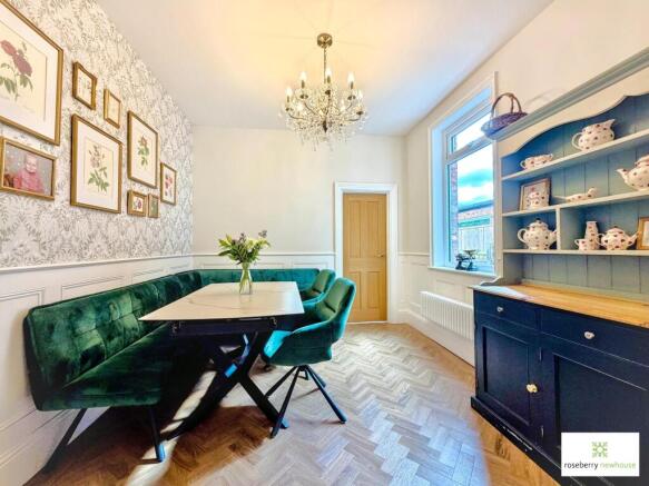 4 bed Semi-Detached for sale Image 9