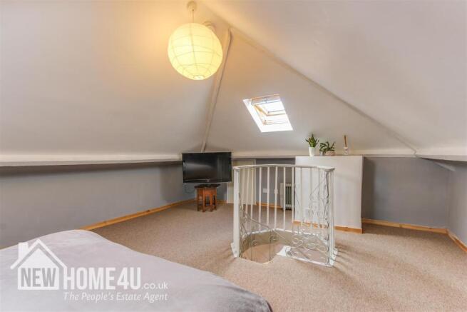 ATTIC ROOM: