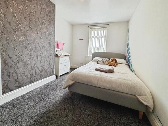 3 bed Town House for sale Image 8