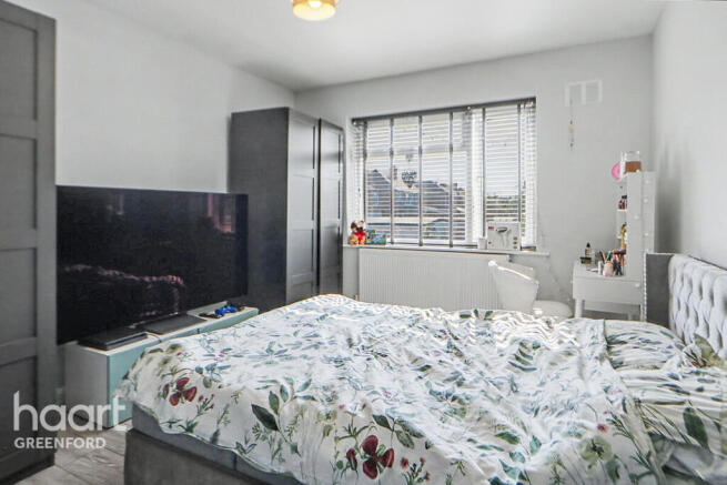 Blenheim Close, Greenford photo 4