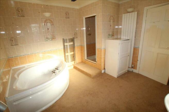En-Suite Bathroom