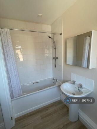 1 bed Flat to rent Image 4