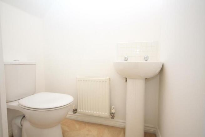 CLOAKROOM/ W.C.