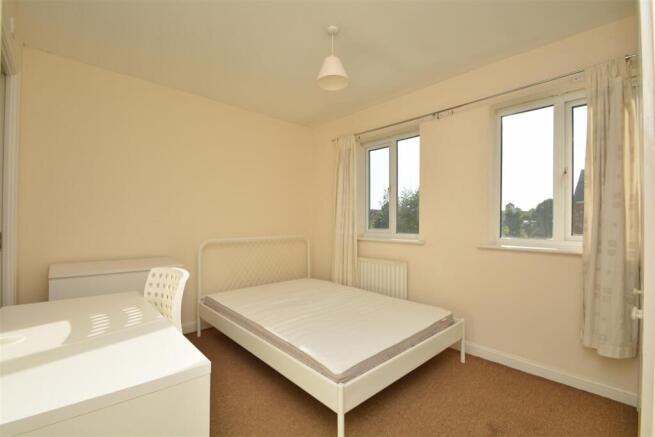 bed1.jpg
