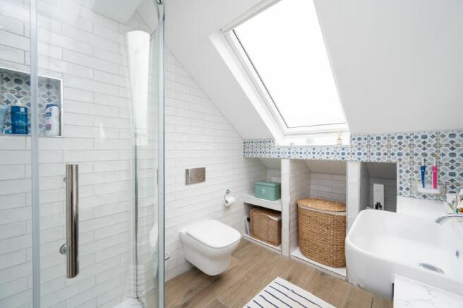 Ensuite to Bedroom 1