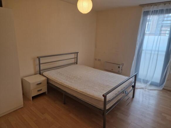 1 bed Apartment to rent Image 6