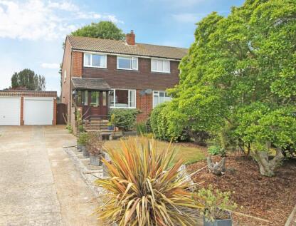 St. Marys Close, Ticehurst, TN5