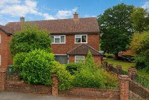 27, Howard Close, St Albans AL1 5AL