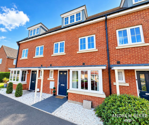 3-bed house on Brambling Avenue, Finberry, Ashford, TN25, £350,000