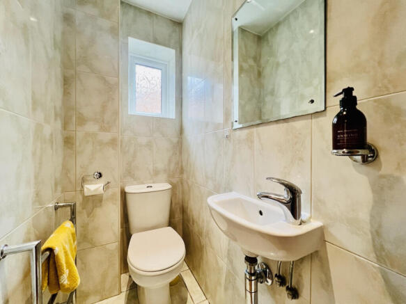 4 bed Detached for sale Image 10
