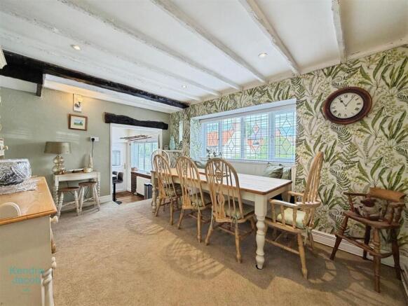 4 bed Detached for sale Image 12