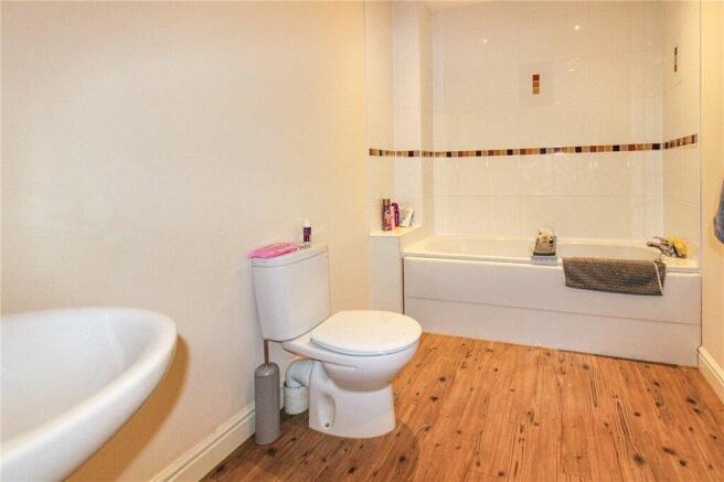 3 bed Town House for sale Image 6