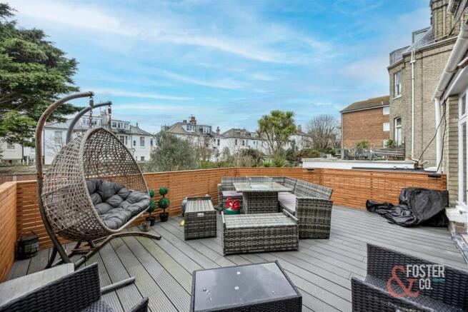 Eaton Garden Mansions, 13, Flat 12-004.JPG