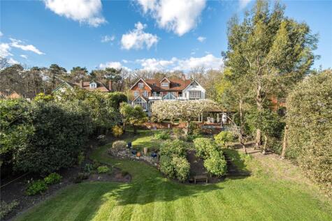 New England Hill, West End, Woking, Surrey, GU24