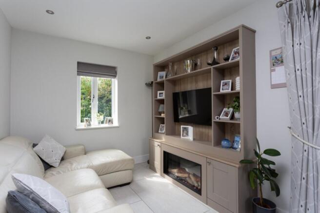 4 bed Detached for sale Image 5