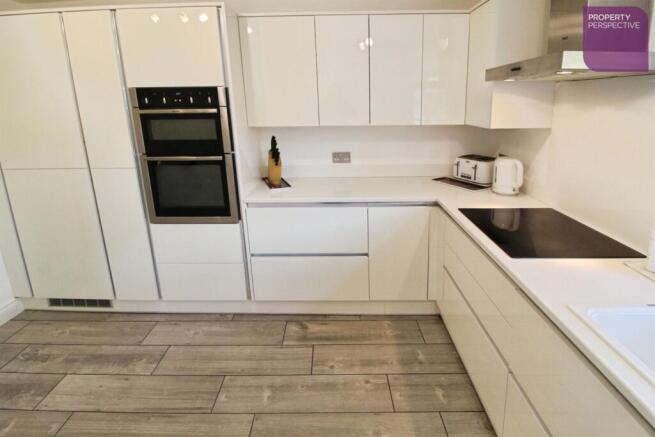 3 bed Semi-Detached for sale Image 6