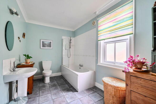 3 bed Terraced for sale Image 11
