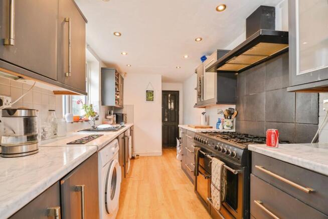 2 bed Terraced for sale Image 9
