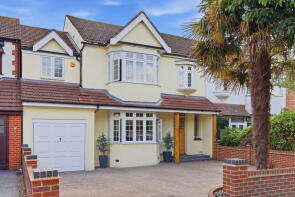 28, Fairholme Avenue, Romford RM2 5UU