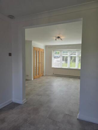 3 bed Semi-Detached to rent Image 9