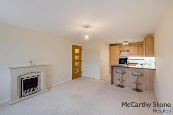 2 bed Apartment for sale Image 10