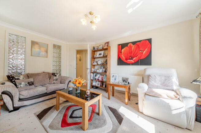 2 bed Flat for sale Image 4