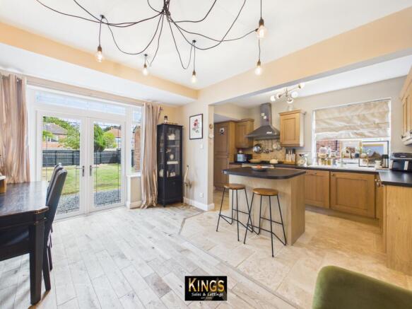 3 bed Semi-Detached for sale Image 9