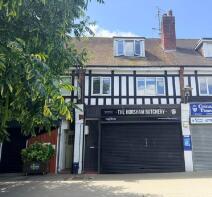 9a, Bishopric, Horsham RH12 1QA